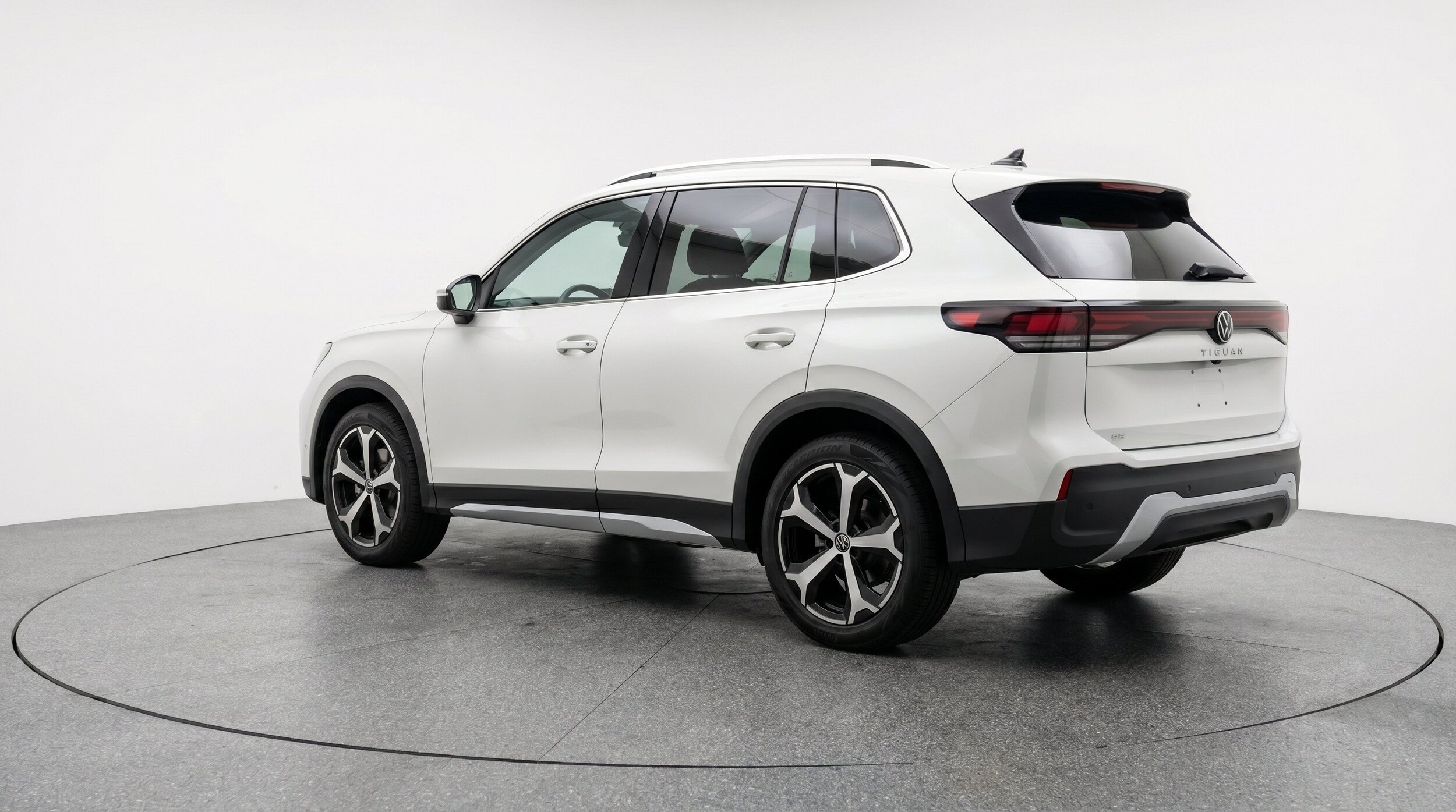 Thumbnail: 2026 Volkswagen Tiguan - 6