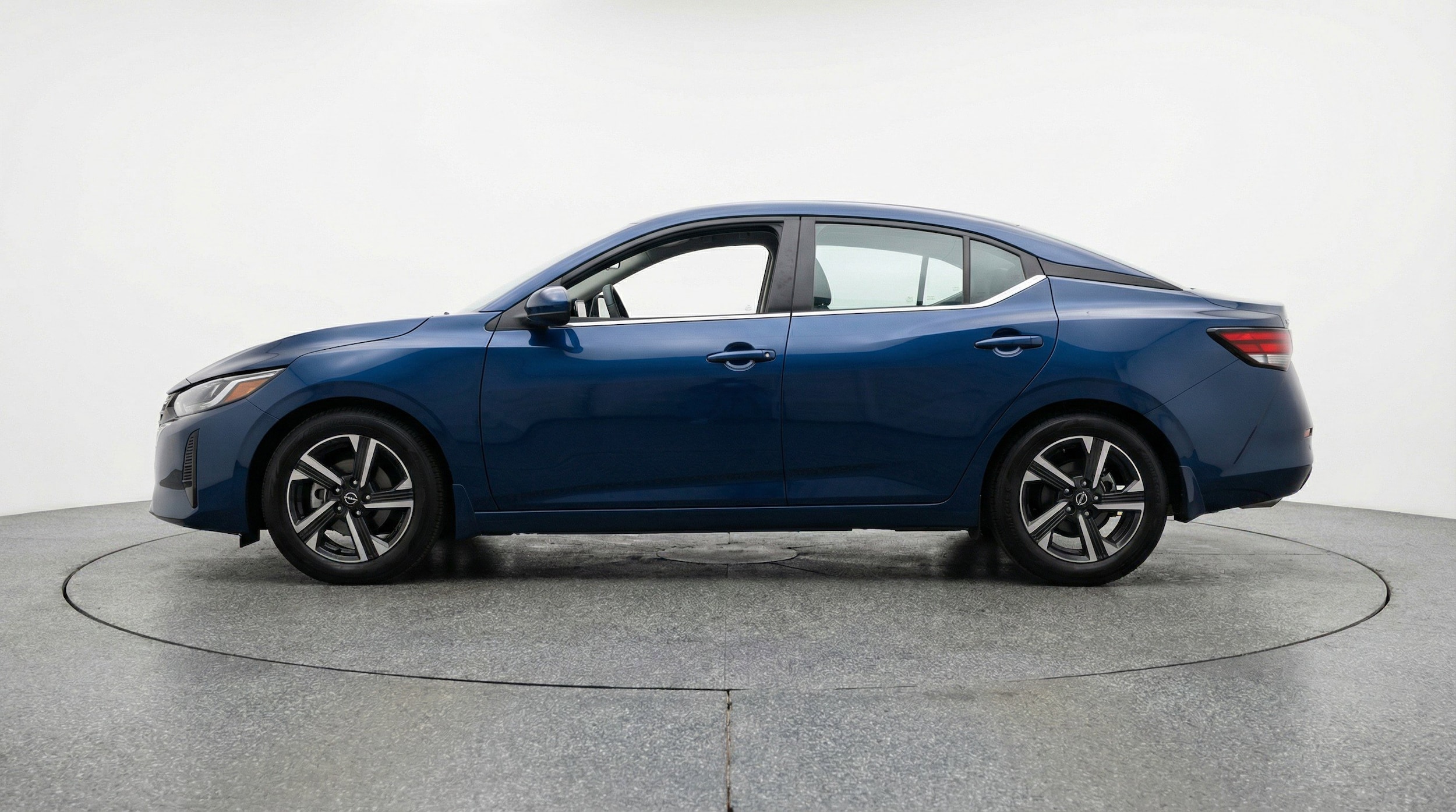 Thumbnail: 2025 Nissan Sentra - 5
