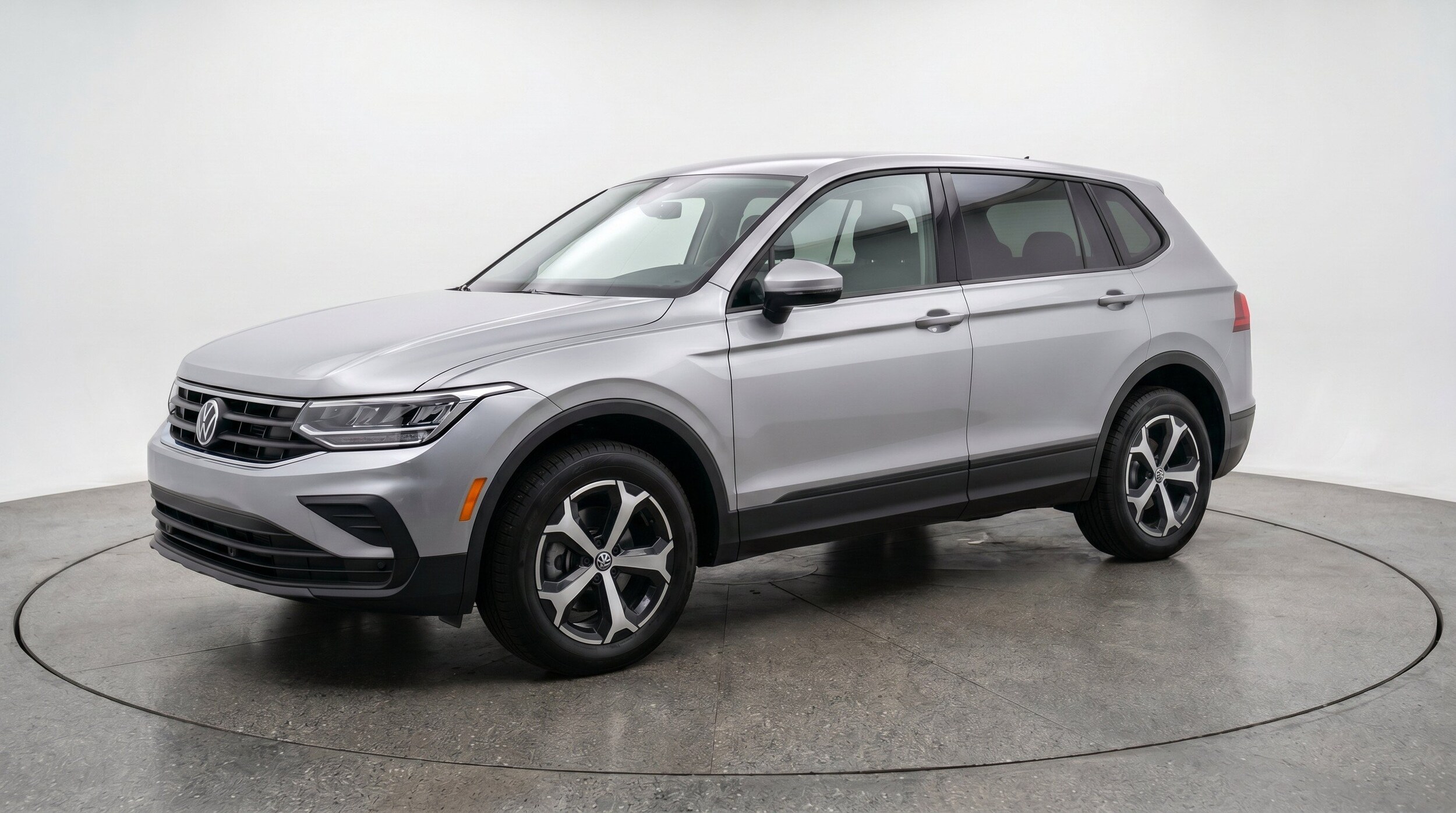 Thumbnail: 2026 Volkswagen Tiguan - 3