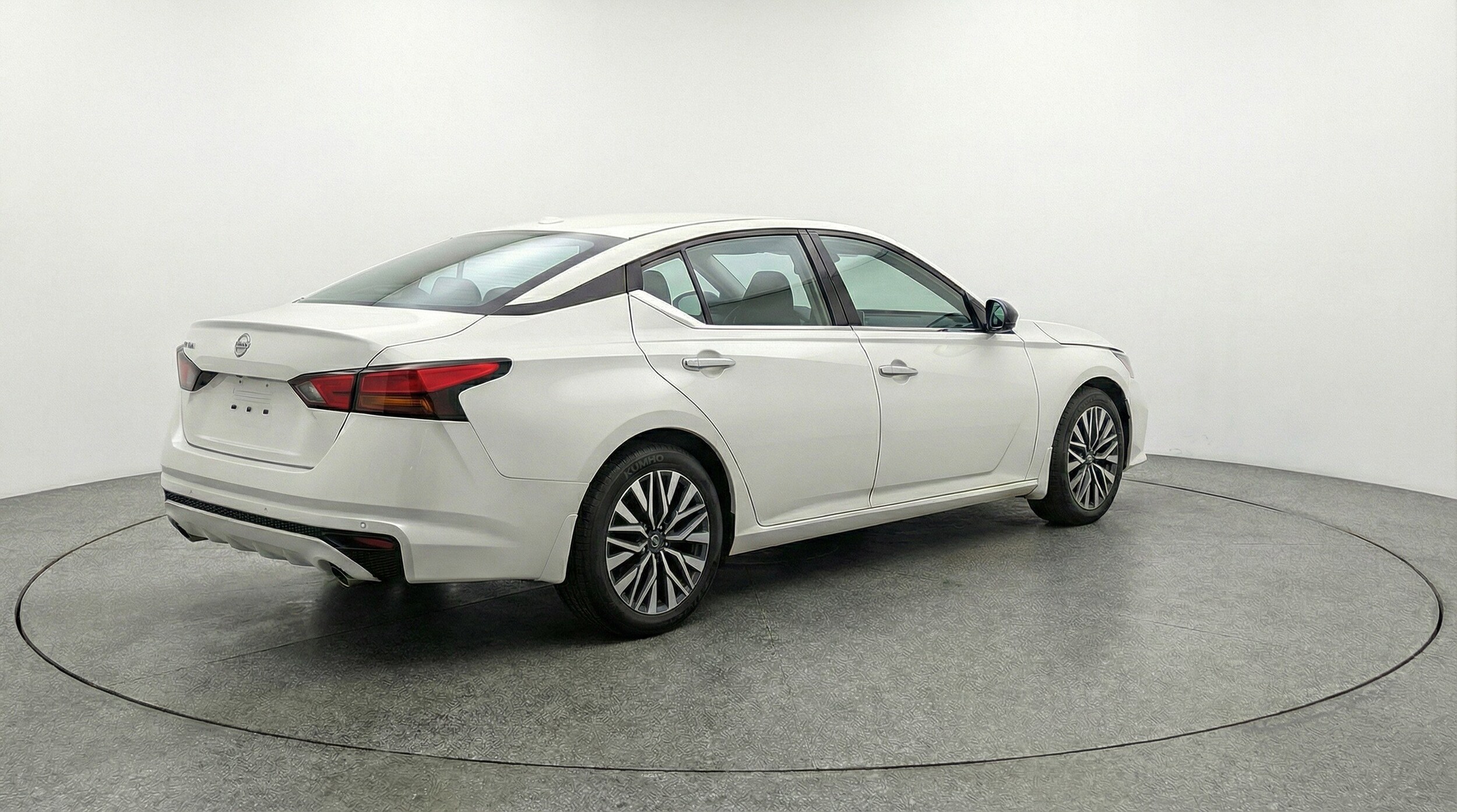 Thumbnail: 2025 Nissan Altima - 9