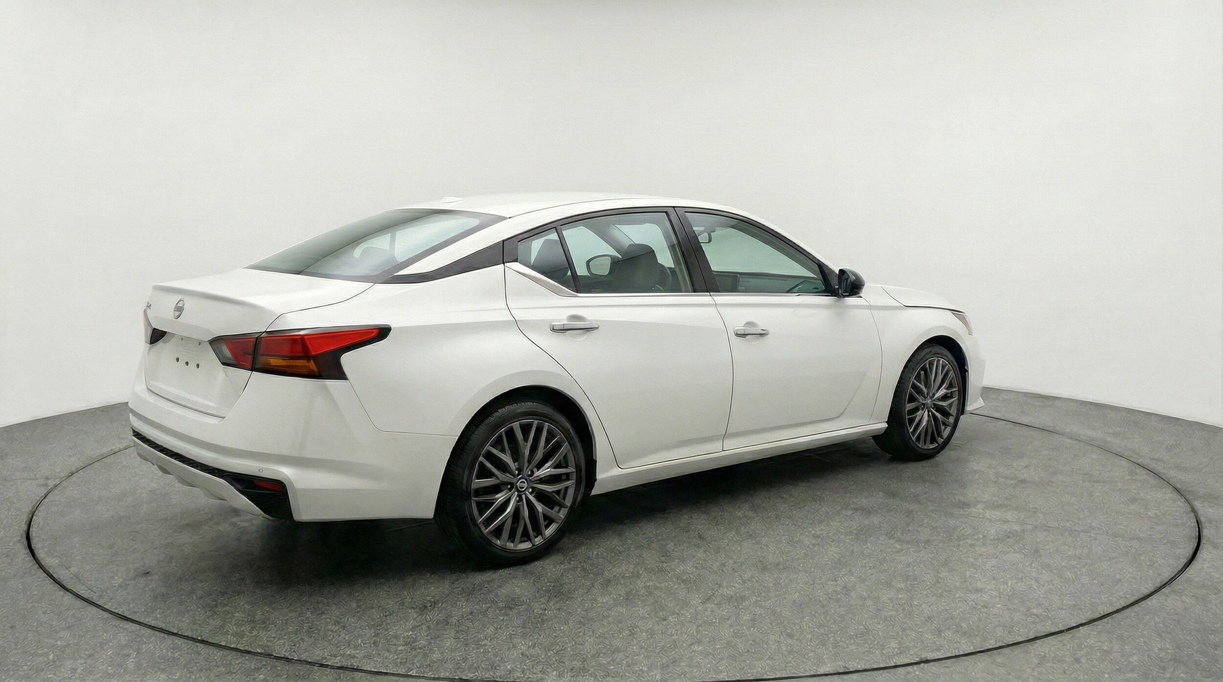 Thumbnail: 2025 Nissan Altima - 9