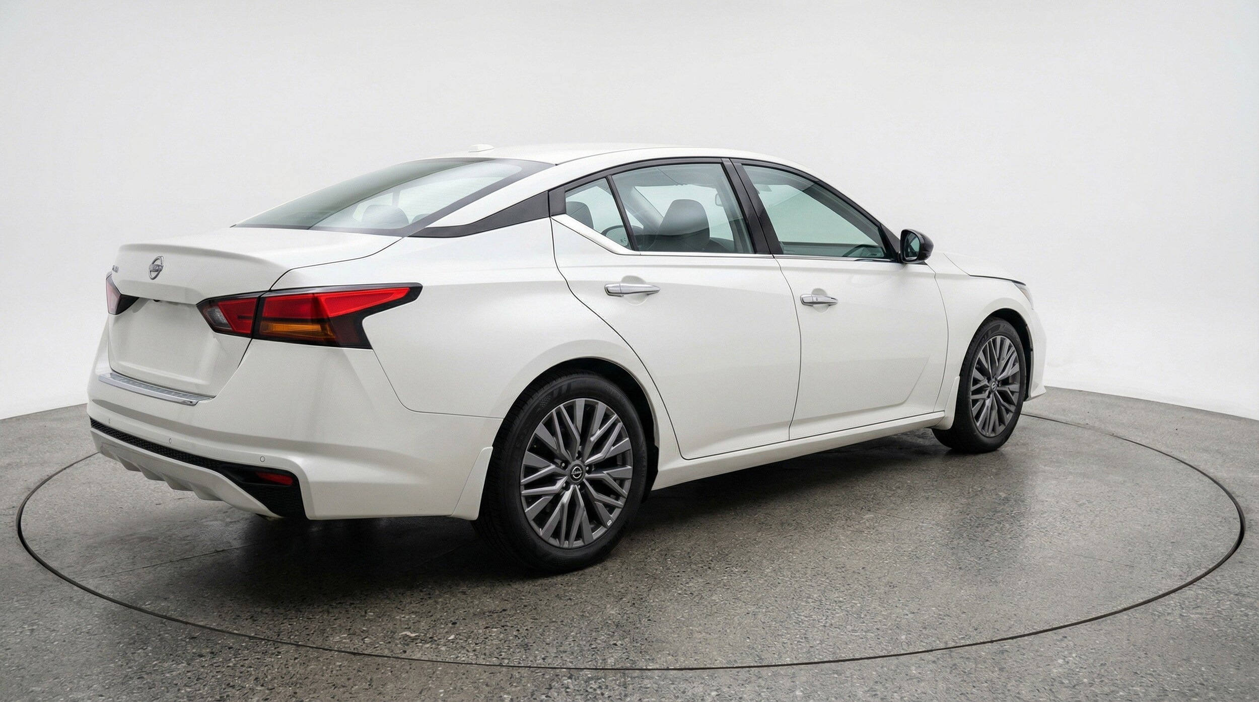 Thumbnail: 2025 Nissan Altima - 9