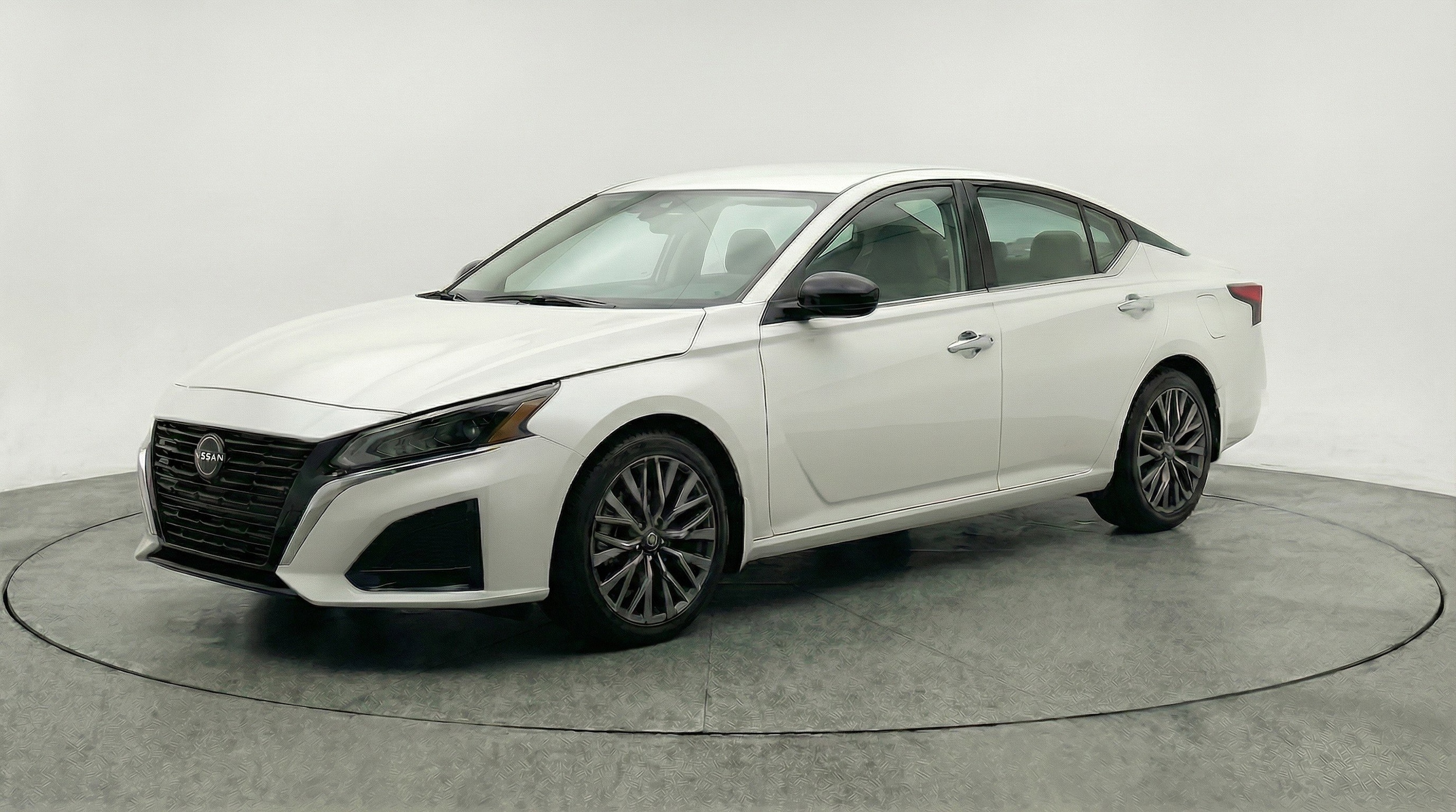 Thumbnail: 2025 Nissan Altima - 3