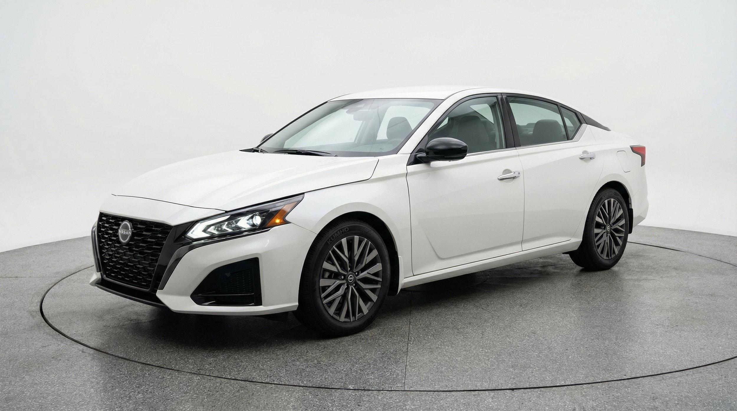 Thumbnail: 2025 Nissan Altima - 3