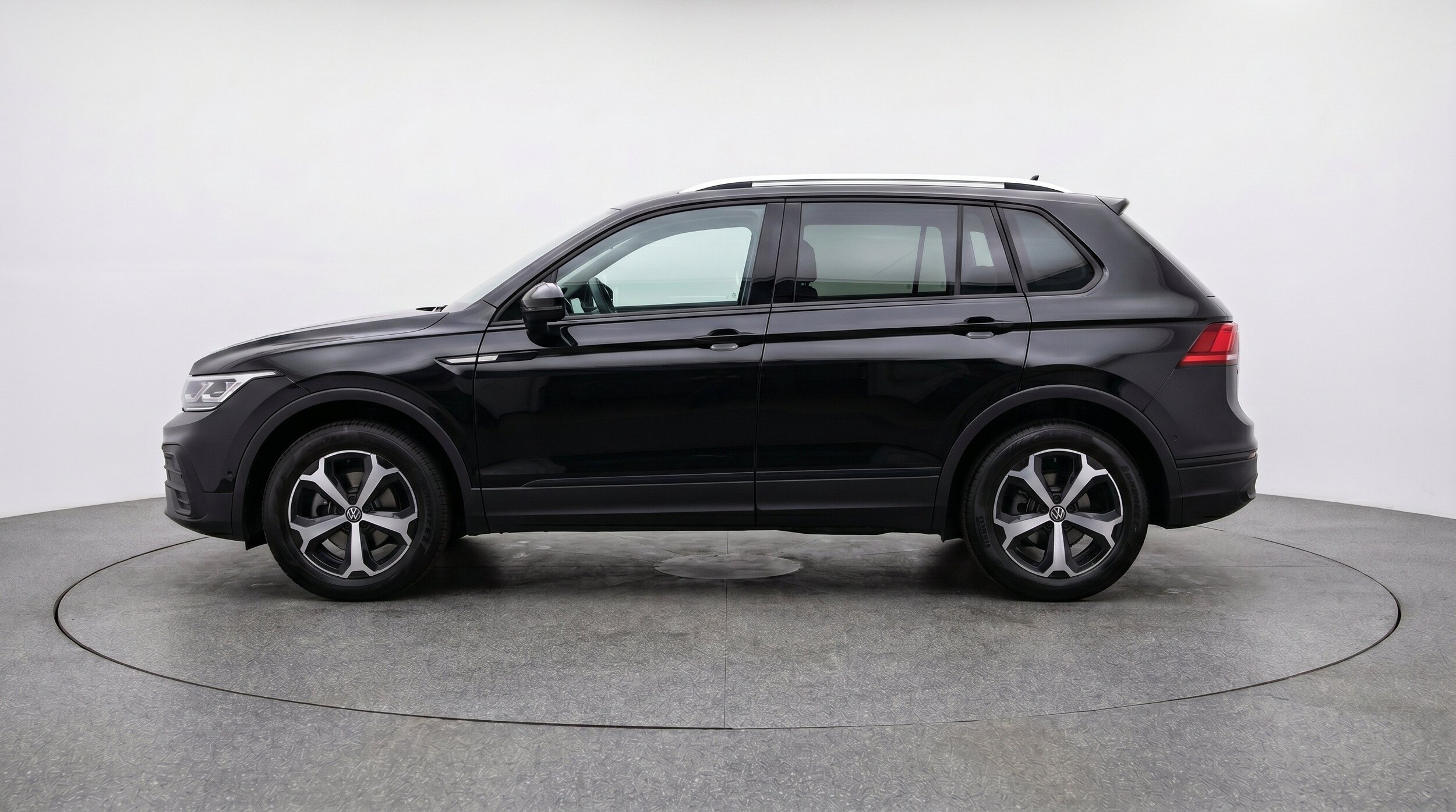 Thumbnail: 2026 Volkswagen Tiguan - 5