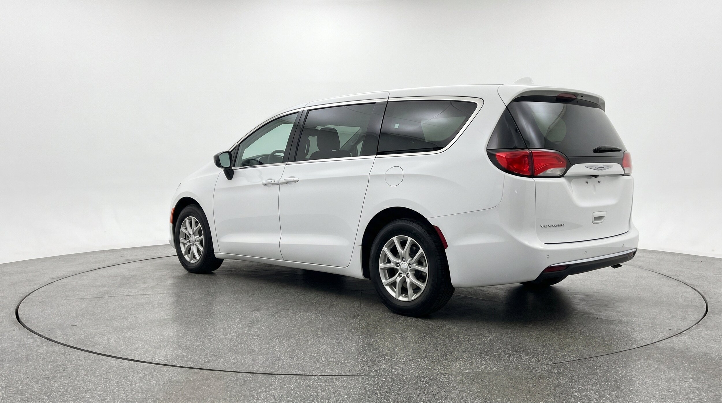 Thumbnail: 2024 Chrysler Voyager - 6