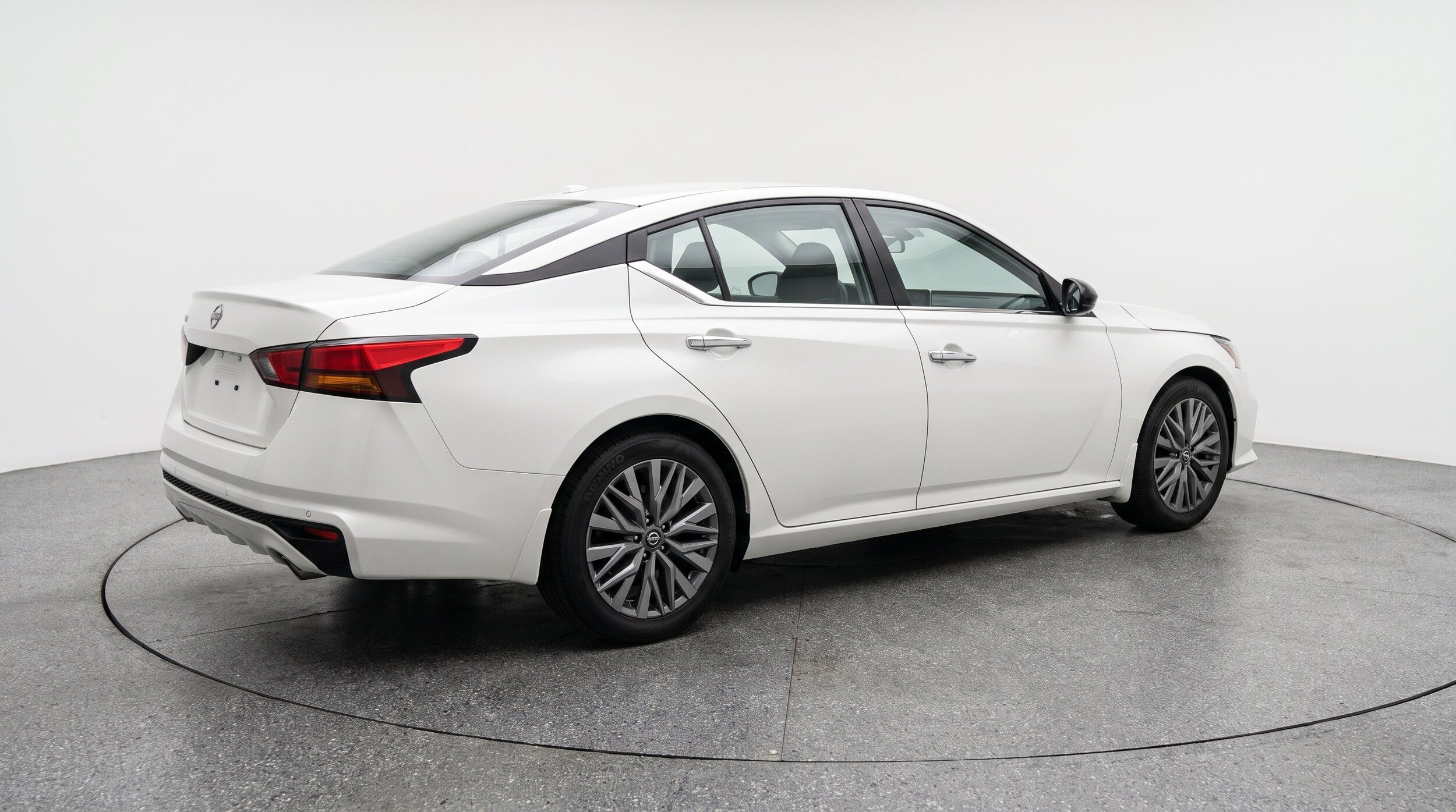 Thumbnail: 2025 Nissan Altima - 9