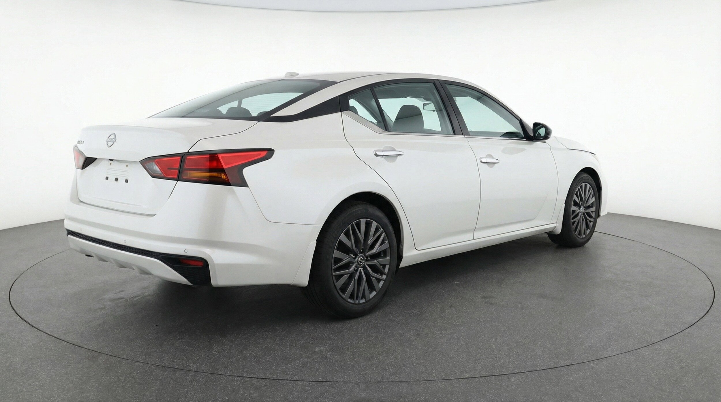 Thumbnail: 2025 Nissan Altima - 9