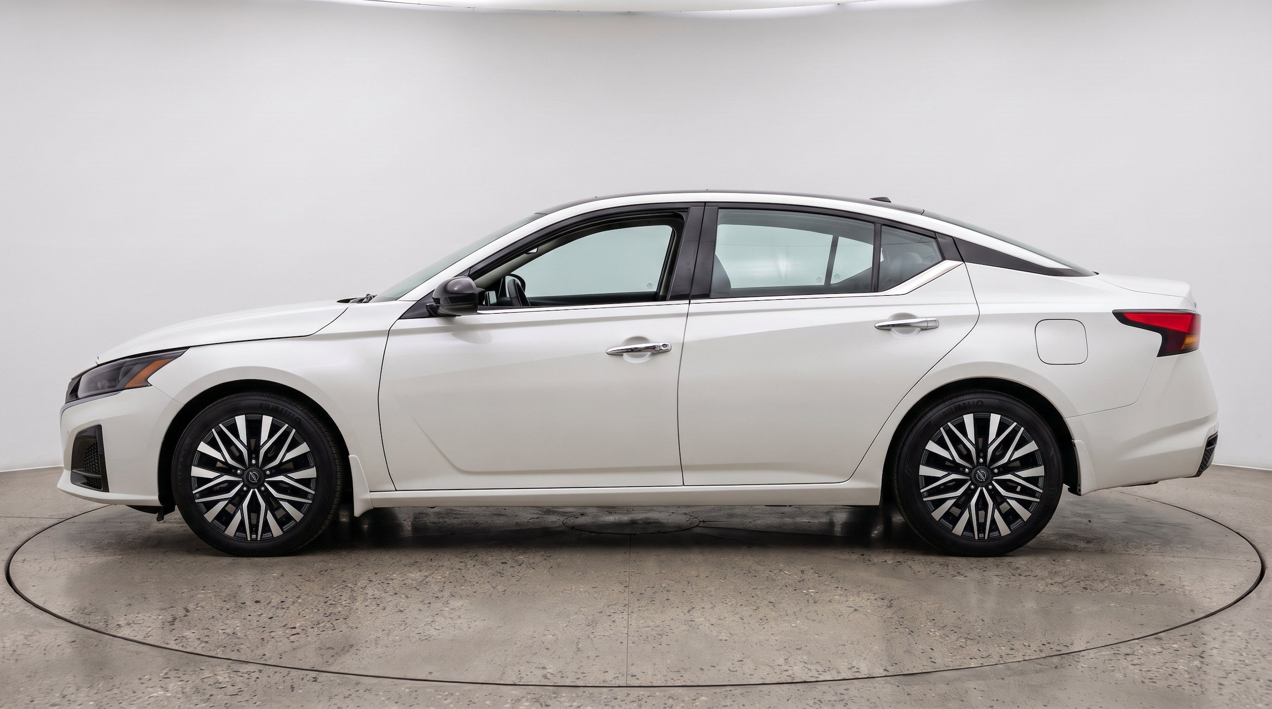 Thumbnail: 2025 Nissan Altima - 5