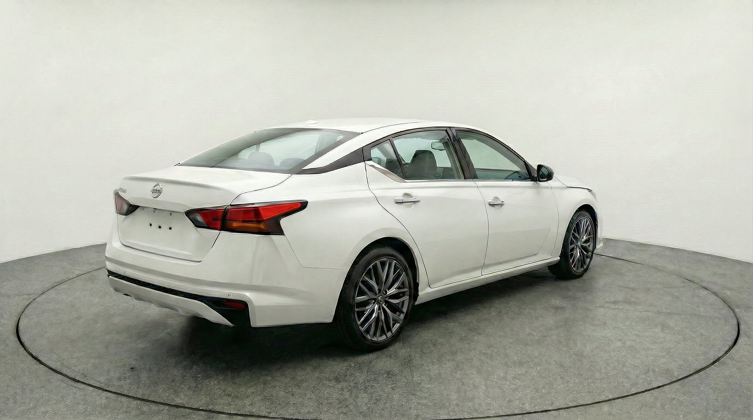 Thumbnail: 2025 Nissan Altima - 9