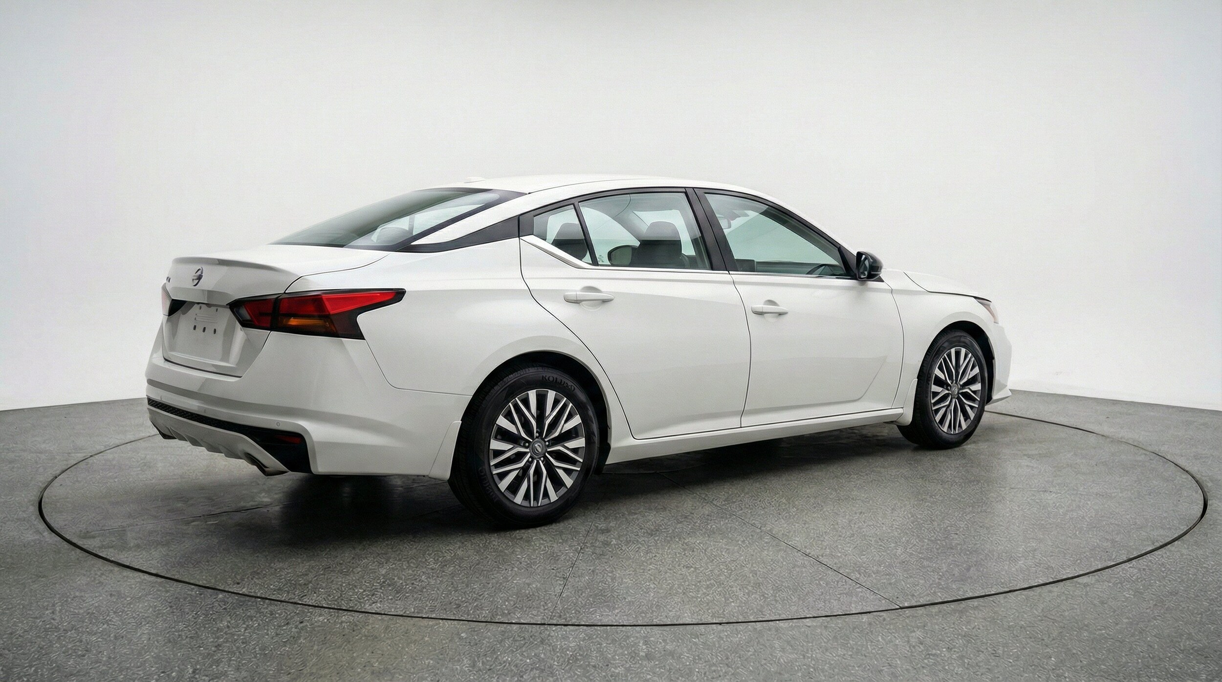 Thumbnail: 2025 Nissan Altima - 9
