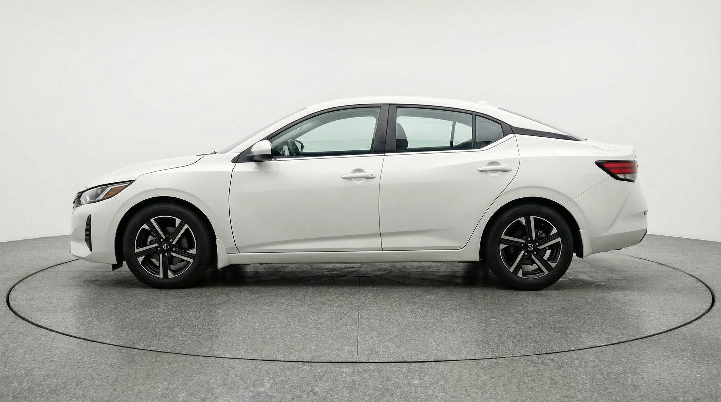 Thumbnail: 2025 Nissan Sentra - 5