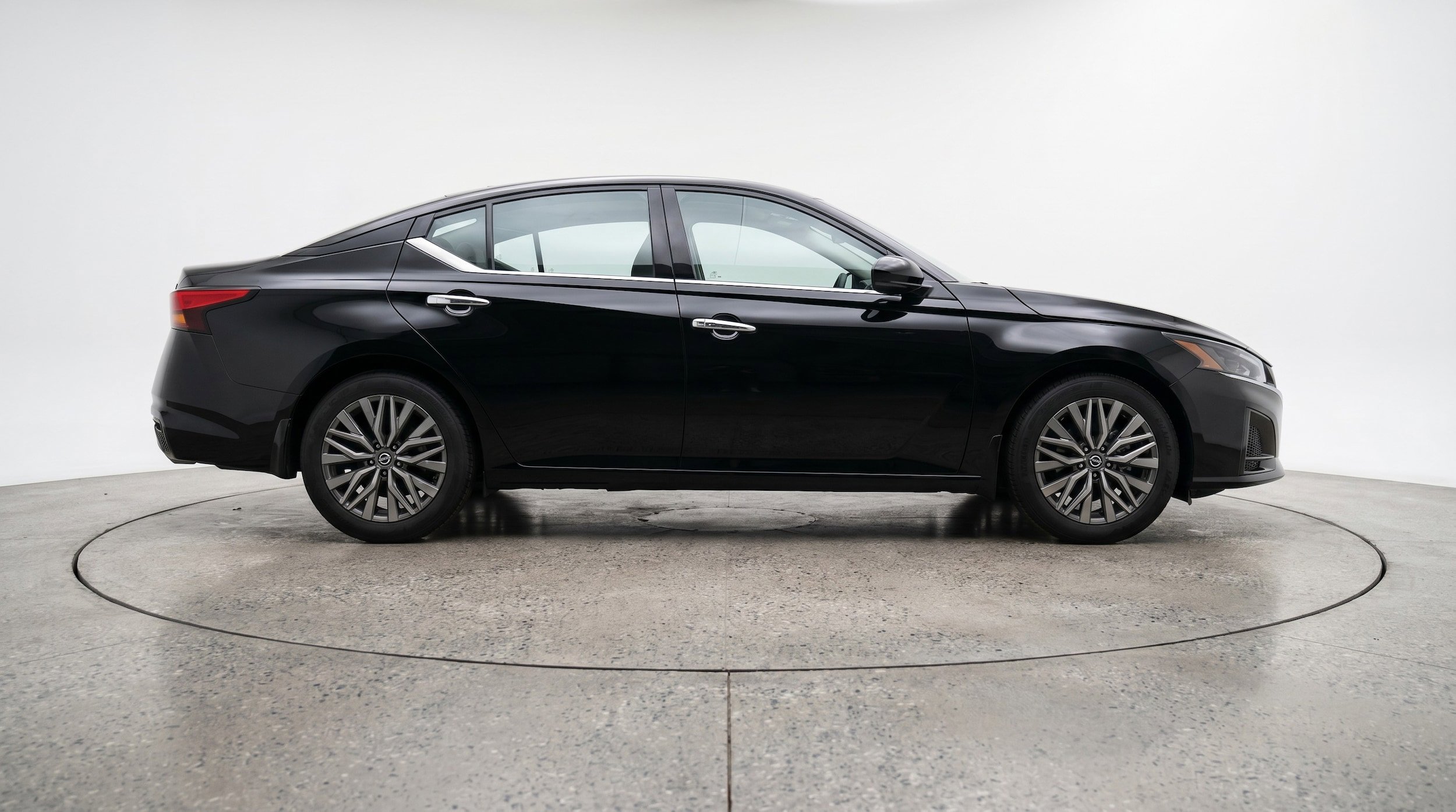 Thumbnail: 2025 Nissan Altima - 8