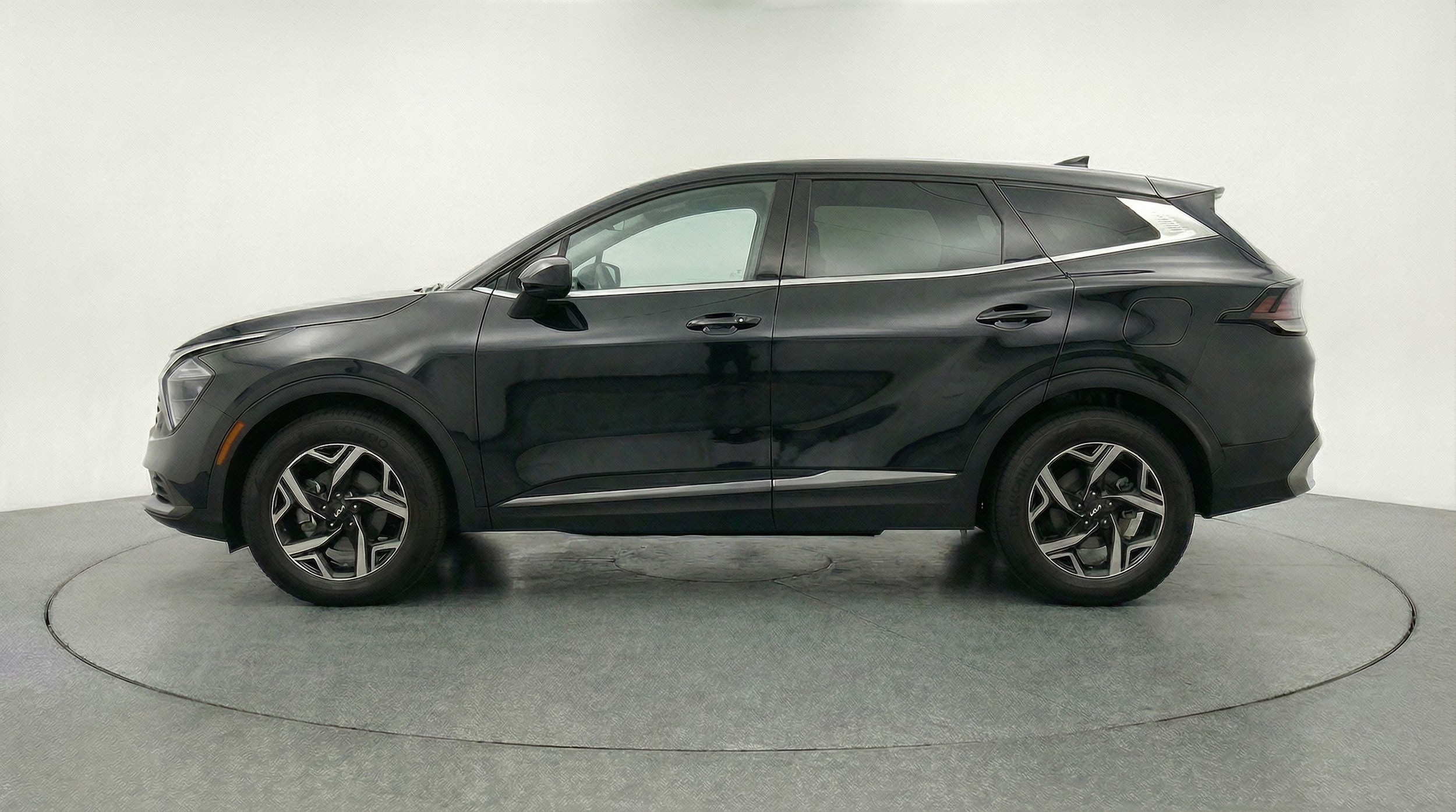 Thumbnail: 2025 Kia Sportage - 4