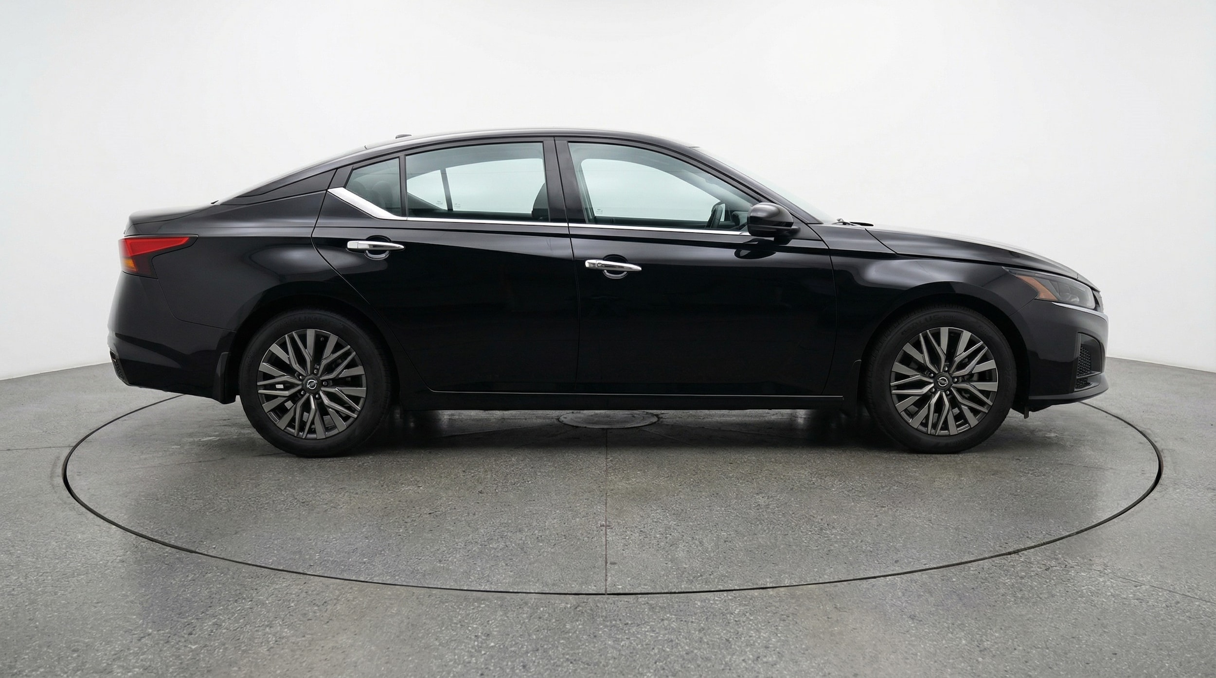 Thumbnail: 2025 Nissan Altima - 8