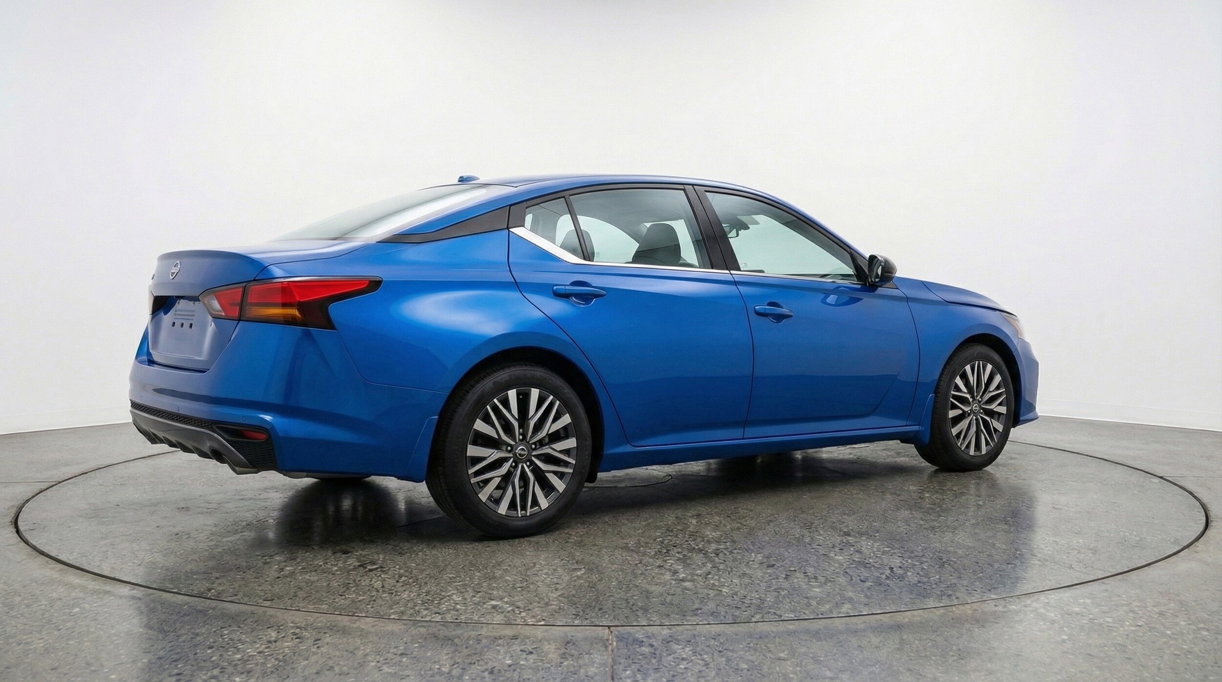 Thumbnail: 2025 Nissan Altima - 9