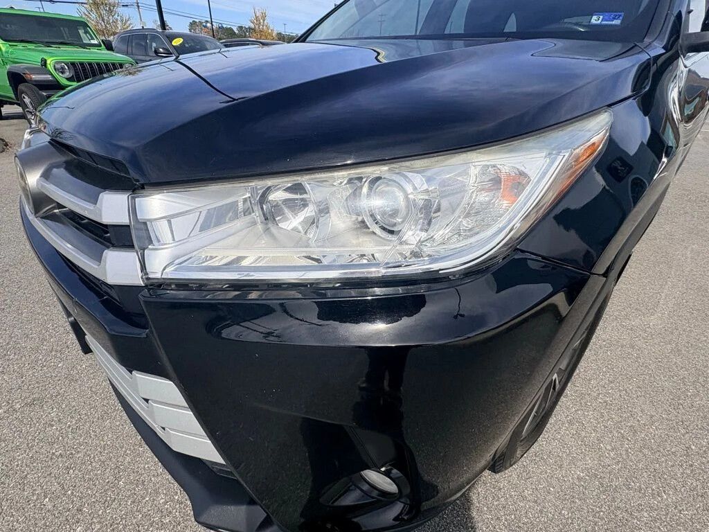 2017 Toyota Highlander LE Plus - Photo 25