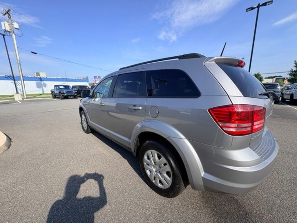 Used 2019 Dodge Journey SE SUV
