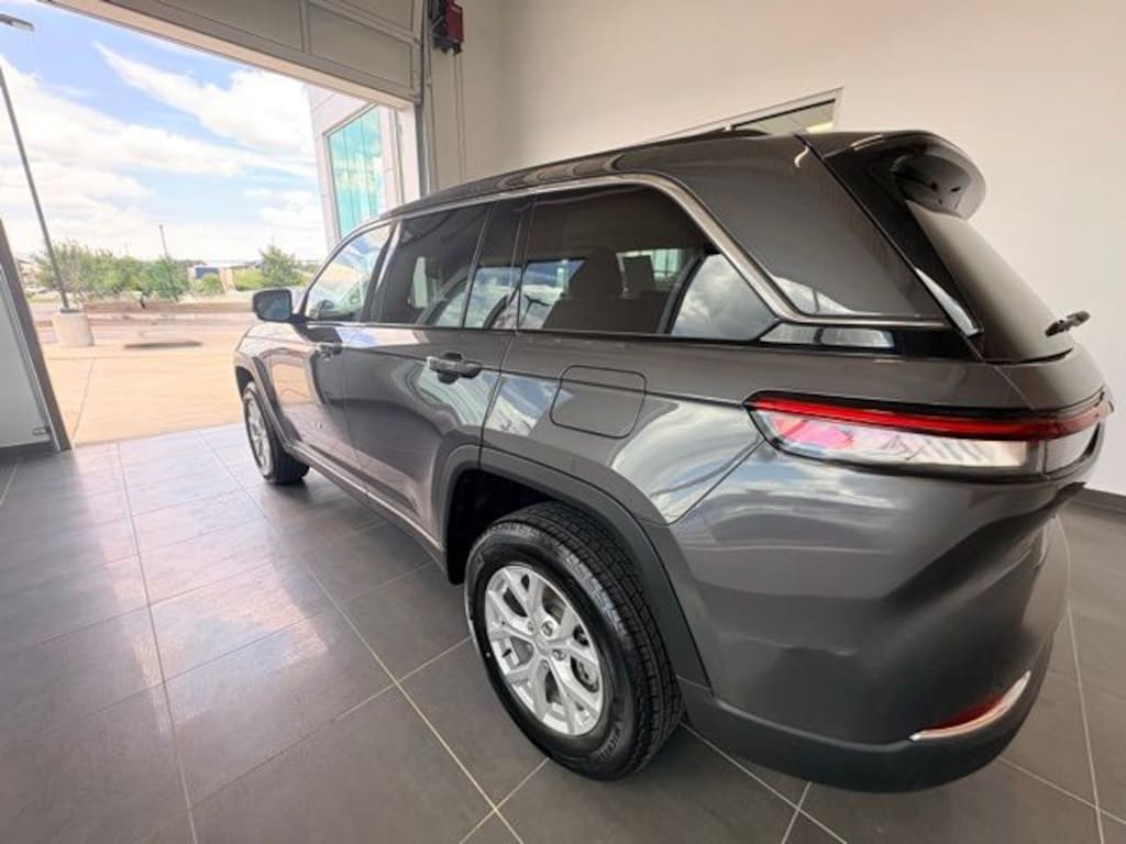 Used 2023 Jeep Grand Cherokee Limited SUV