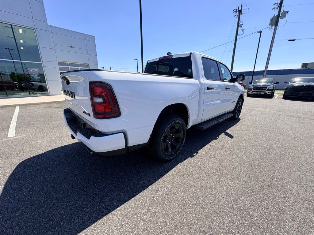 New 2026 Ram 1500 EXPRESS CREW CAB 4X4 5'7 BOX Pickup