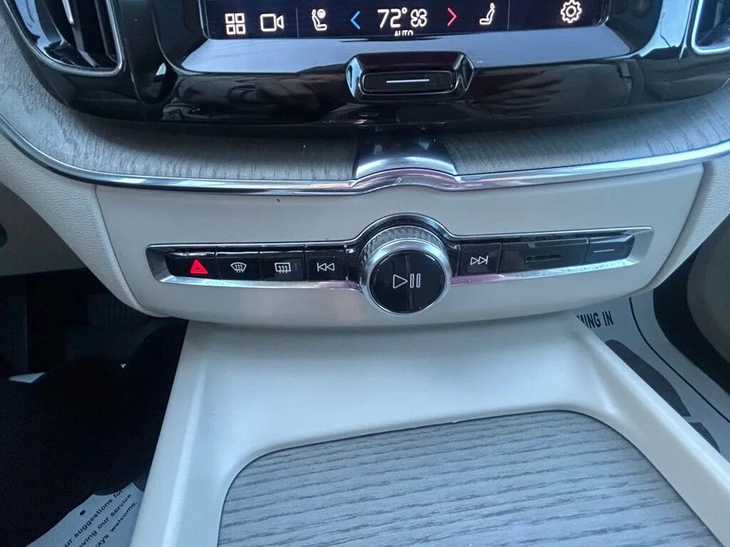 2023 Volvo XC60 Ultimate - Photo 9