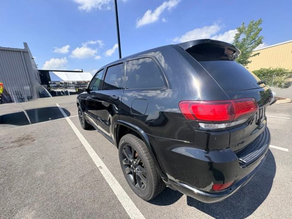 Used 2018 Jeep Grand Cherokee Altitude SUV