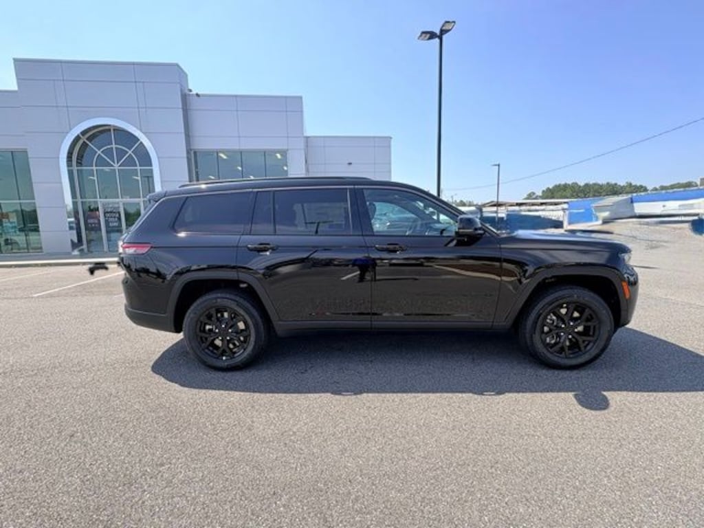 New 2026 Jeep Grand Cherokee L Altitude Sport Utility