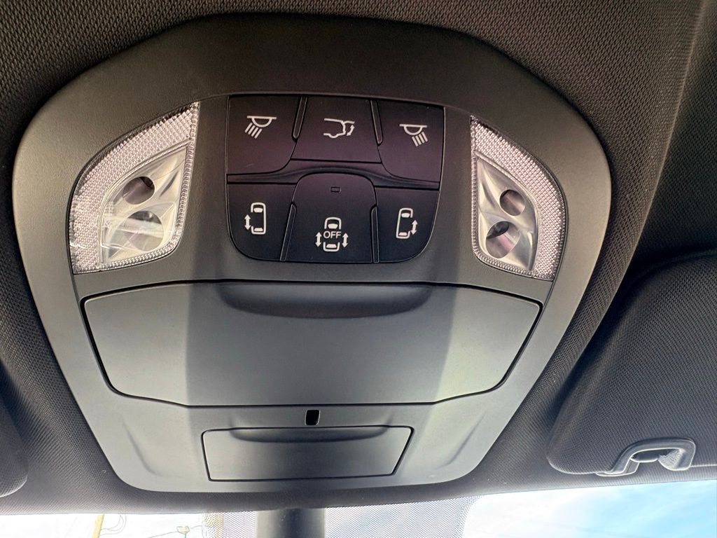 2026 Chrysler Pacifica Select - Photo 27