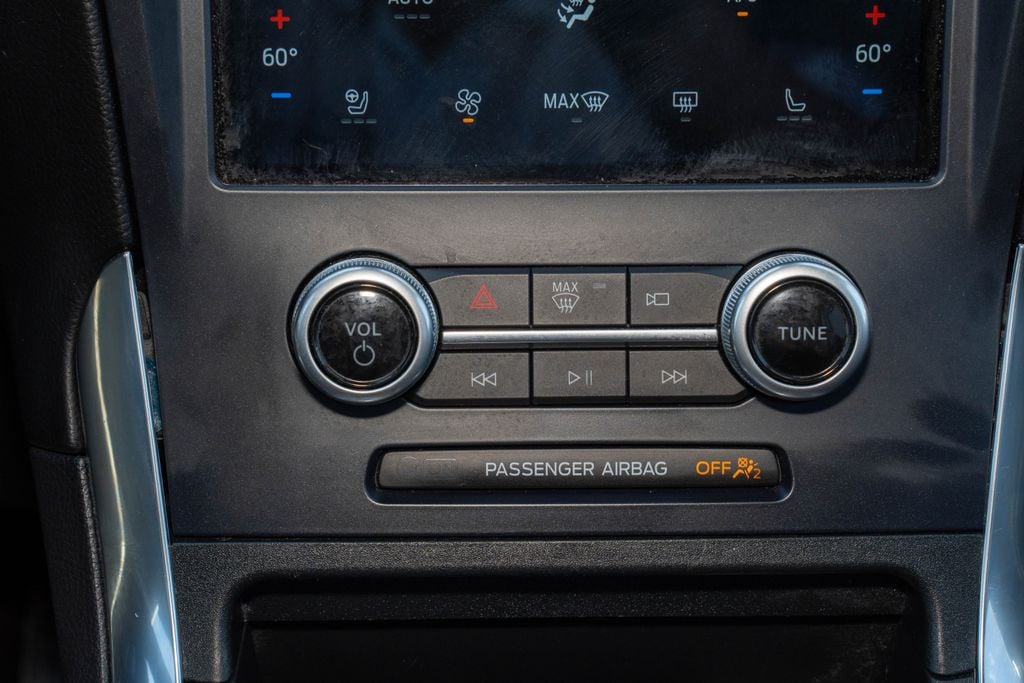 2024 Ford Edge Titanium - Photo 20
