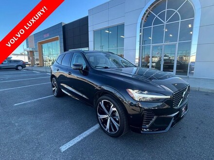 2023 Volvo XC60 B6 Ultimate Dark Theme SUV