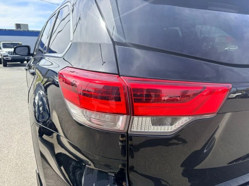 2017 Toyota Highlander LE Plus - Photo 29