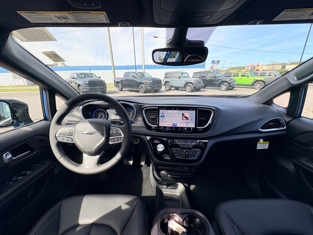 2026 Chrysler Pacifica Select - Photo 35