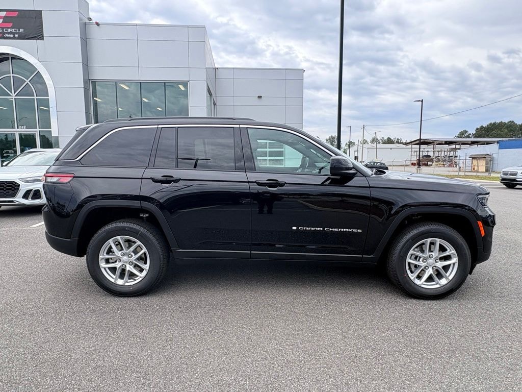 New 2026 Jeep Grand Cherokee LAREDO 4X2 Sport Utility