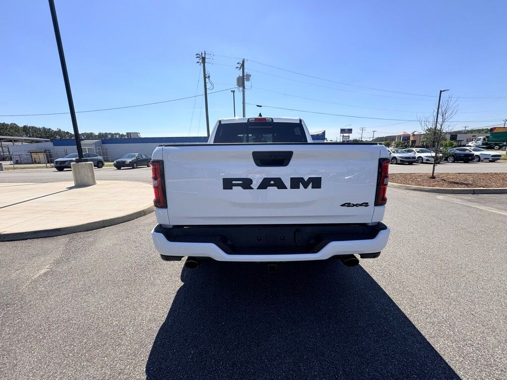 New 2026 Ram 1500 EXPRESS CREW CAB 4X4 5'7 BOX Pickup