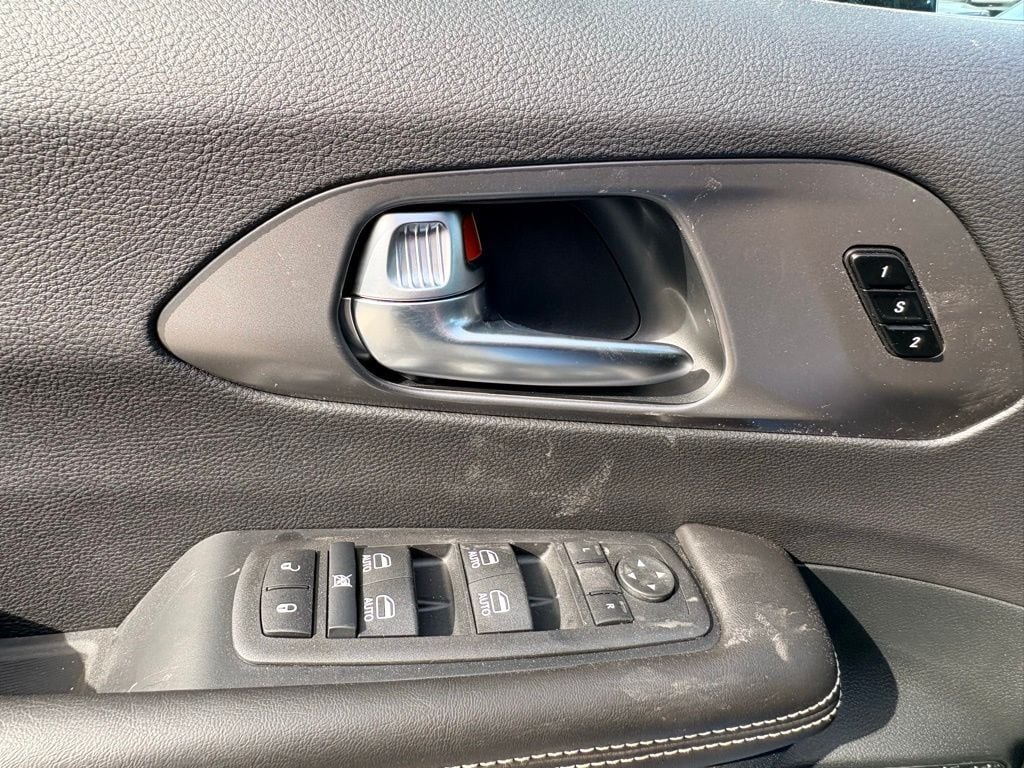 2026 Chrysler Pacifica Select - Photo 19