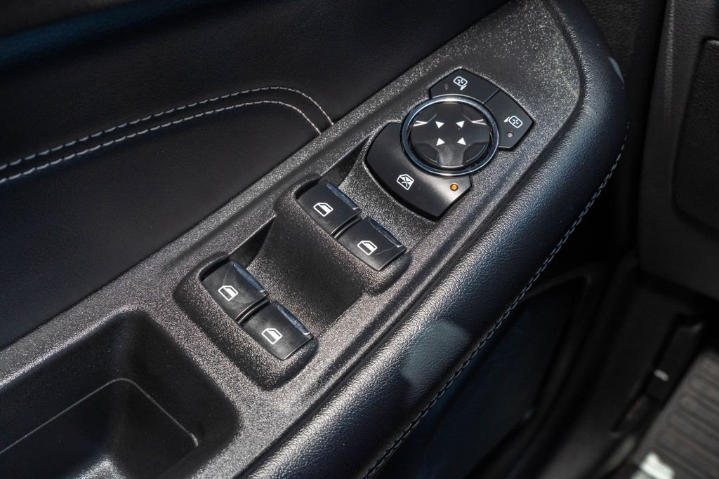 2024 Ford Edge Titanium - Photo 23