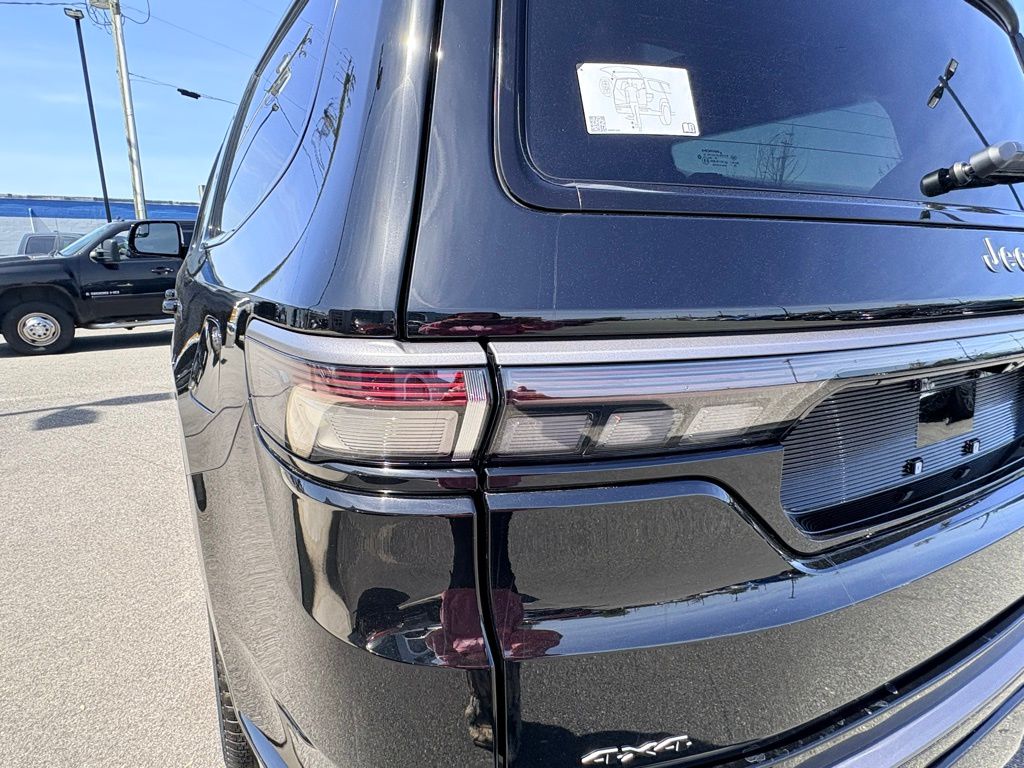 2026 Jeep Grand Wagoneer Limited Reserve - Photo 10