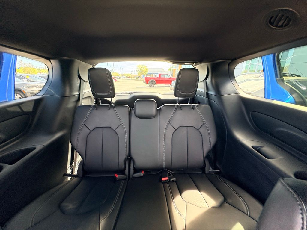 2026 Chrysler Pacifica Select - Photo 33