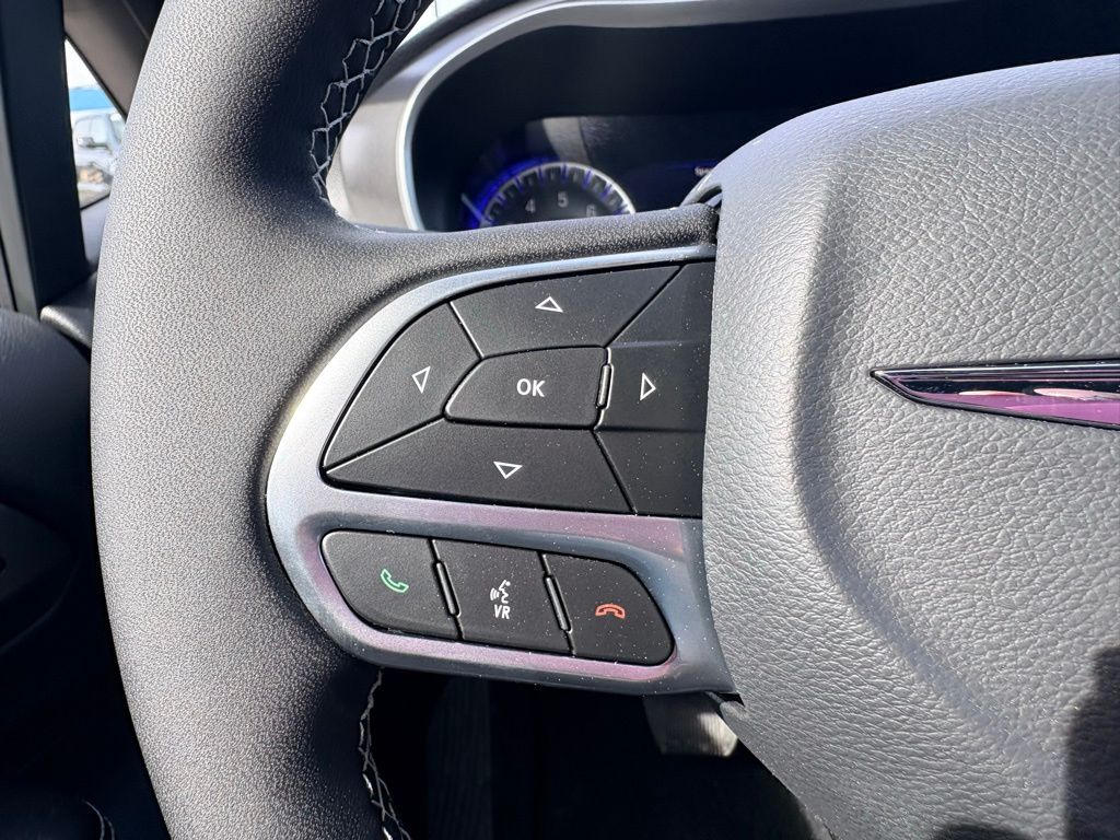 2026 Chrysler Pacifica Select - Photo 23