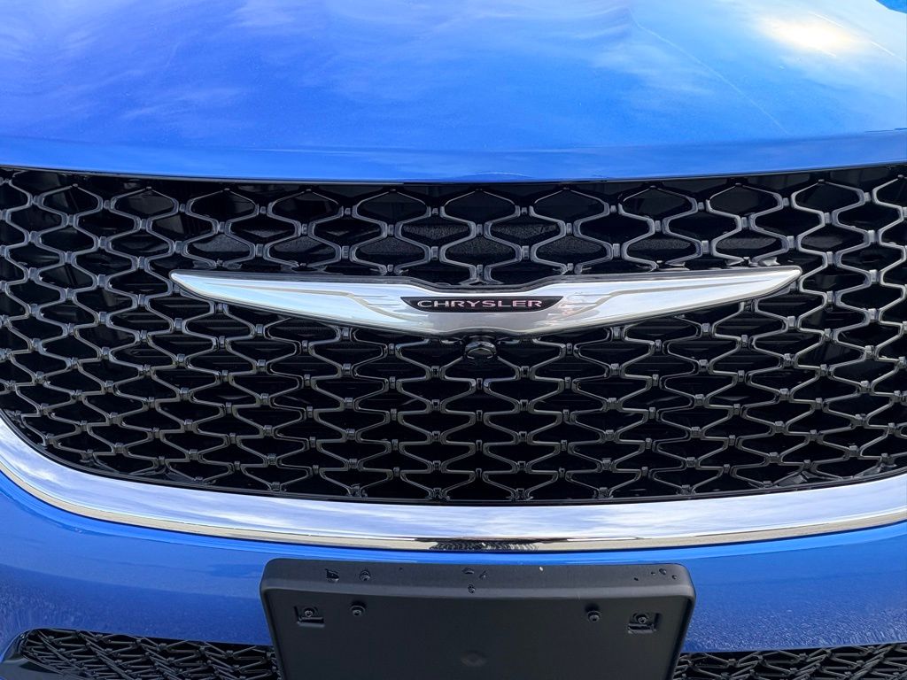 2026 Chrysler Pacifica Select - Photo 14