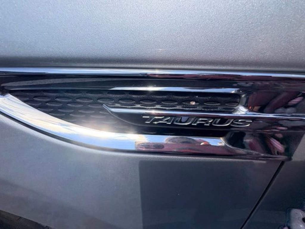 Used 2014 Ford Taurus SEL Sedan