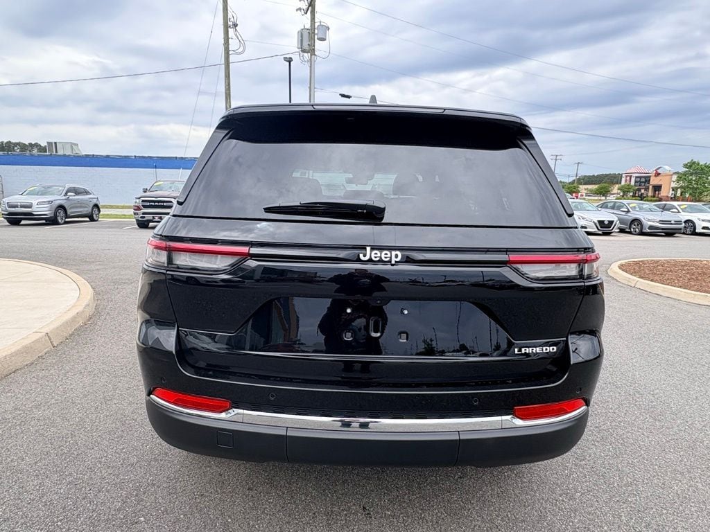 New 2026 Jeep Grand Cherokee LAREDO 4X2 Sport Utility