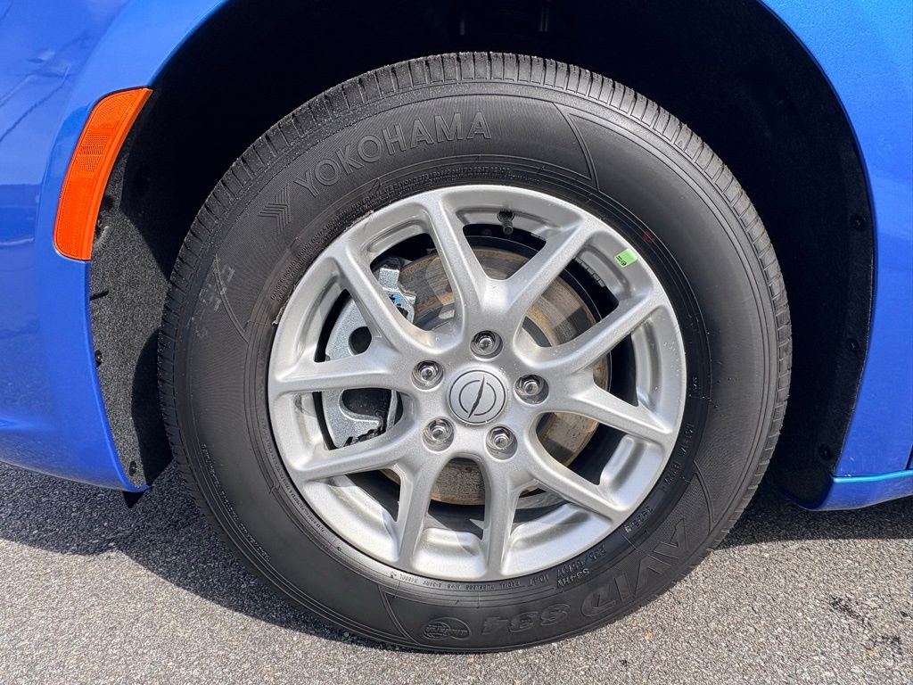 2026 Chrysler Pacifica Select - Photo 16