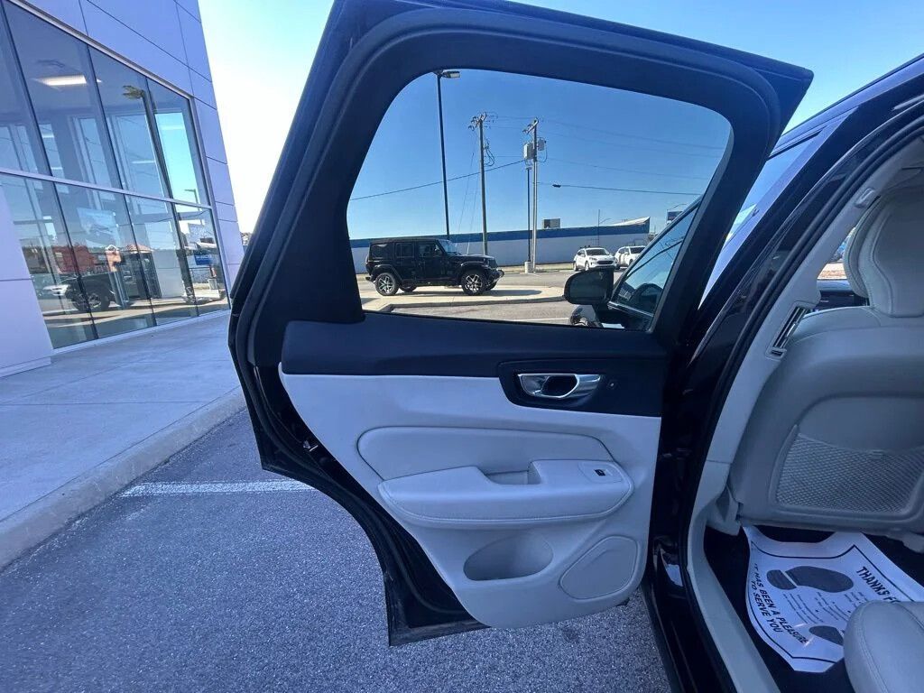 2023 Volvo XC60 Ultimate - Photo 28