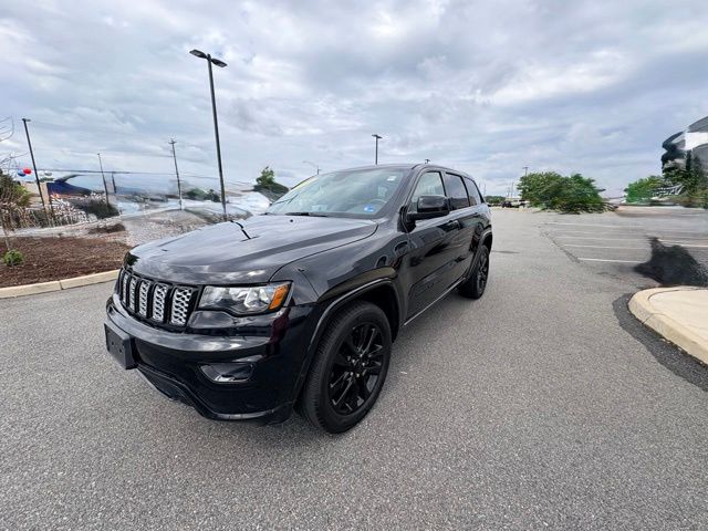 Used 2018 Jeep Grand Cherokee Altitude with VIN 1C4RJFAG4JC217313 for sale in Franklin, VA