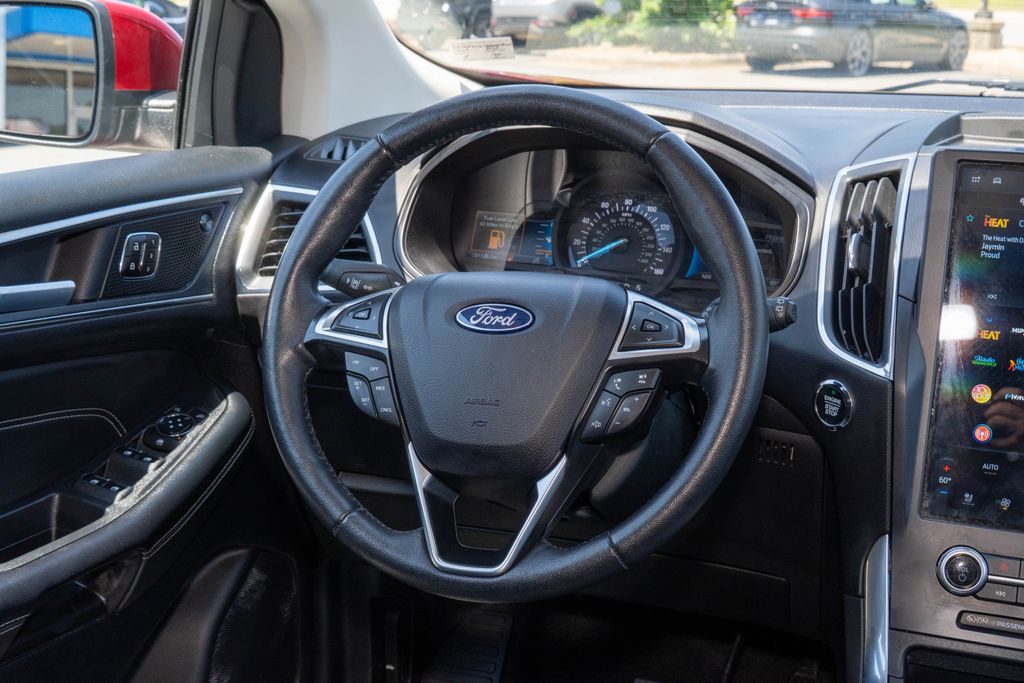2024 Ford Edge Titanium - Photo 18