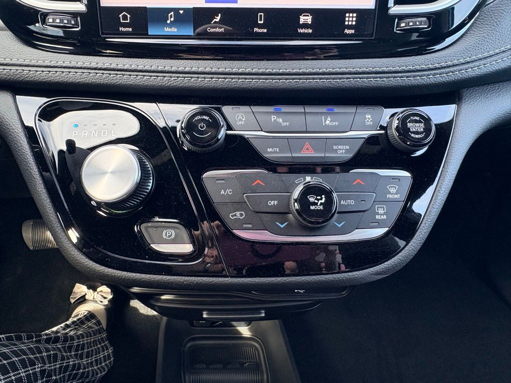 2026 Chrysler Pacifica Select - Photo 29