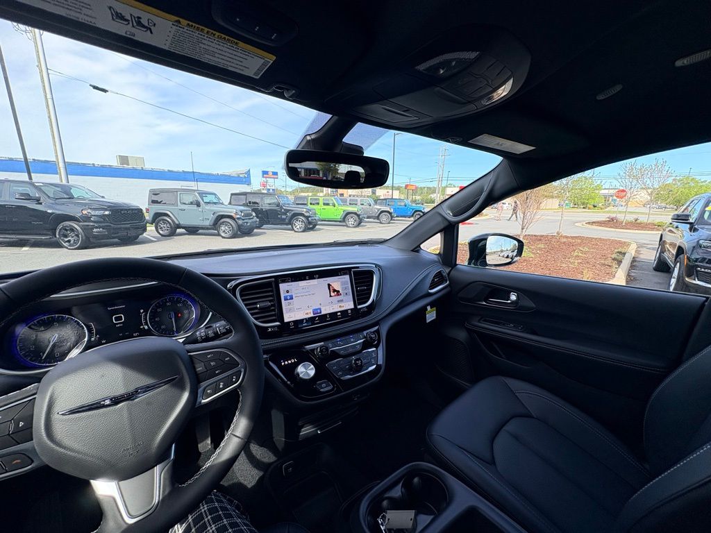 2026 Chrysler Pacifica Select - Photo 30