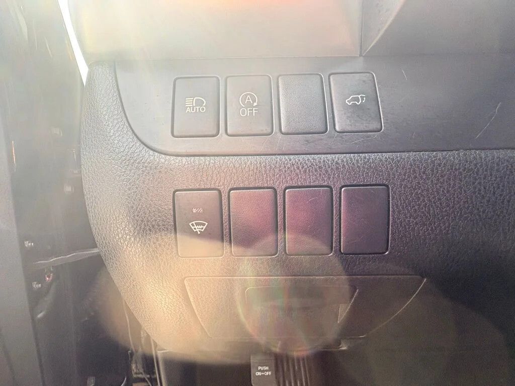 2017 Toyota Highlander LE Plus - Photo 30