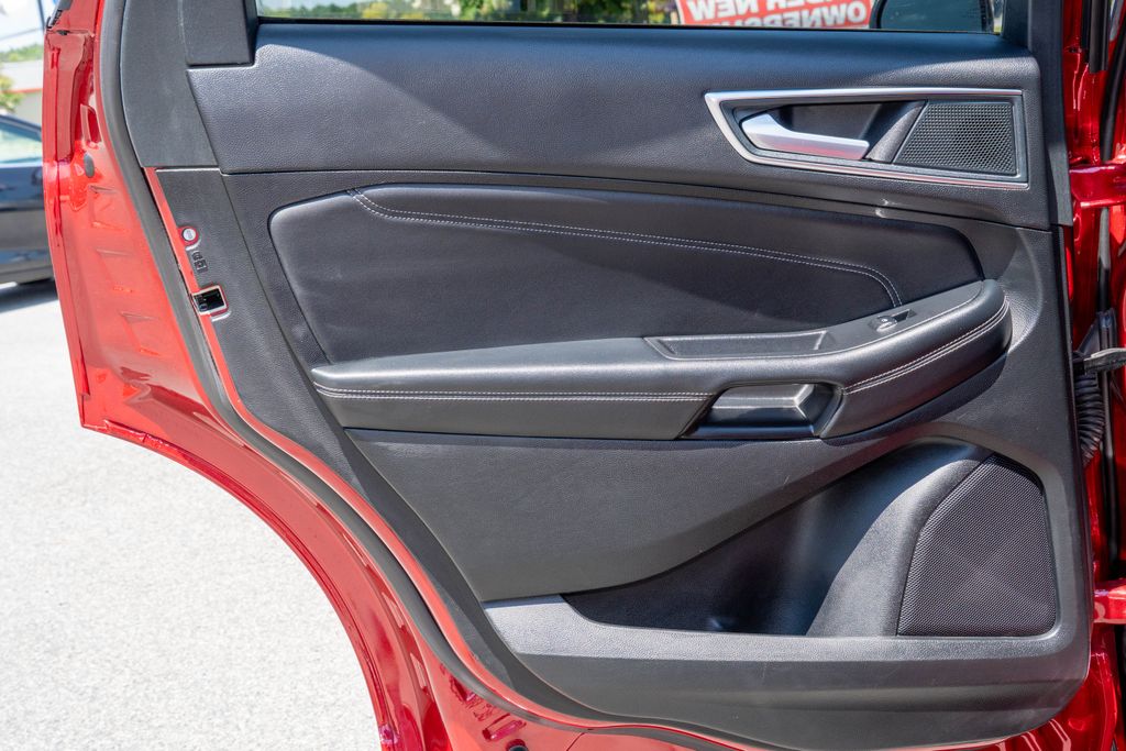 2024 Ford Edge Titanium - Photo 10